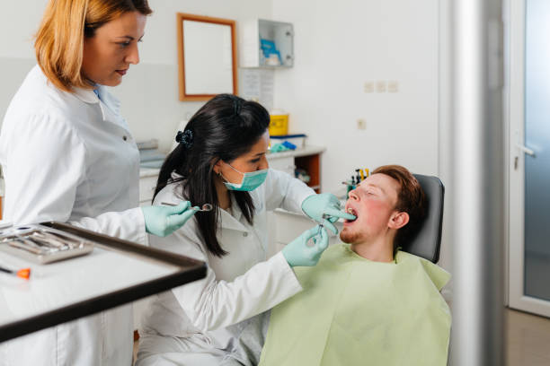 Best Broken or Cracked Tooth Emergency Dentist in La Homa, TX